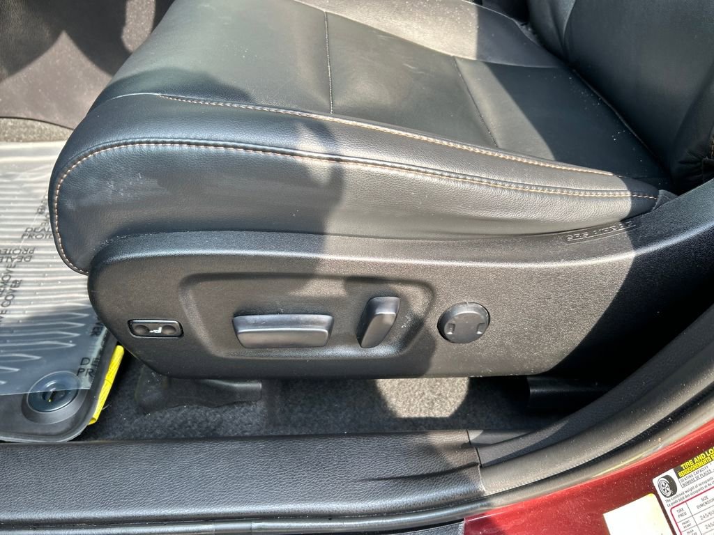 Used 2019 Toyota Highlander XLE image 16