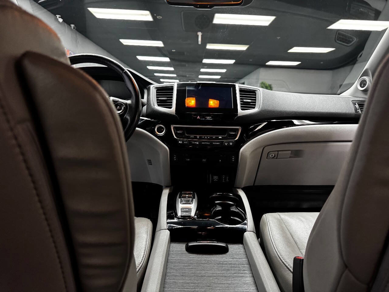 Used 2017 Honda Pilot Touring image 38