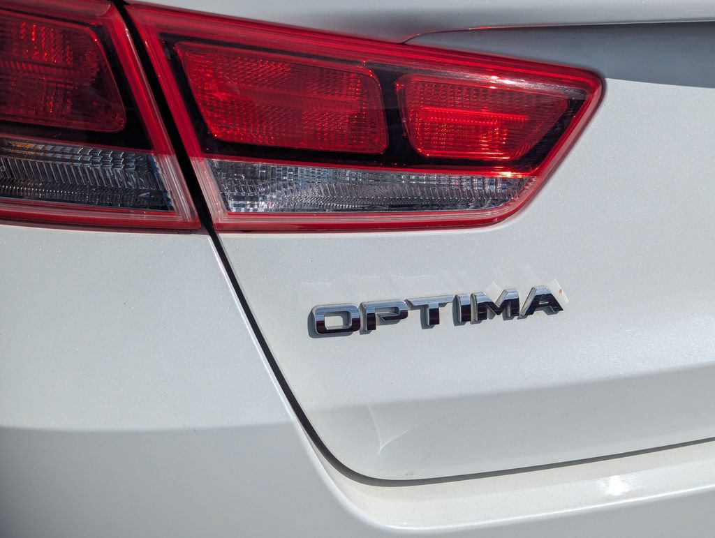 Used 2017 Kia Optima LX w/ Option Group 014 FWD image 6
