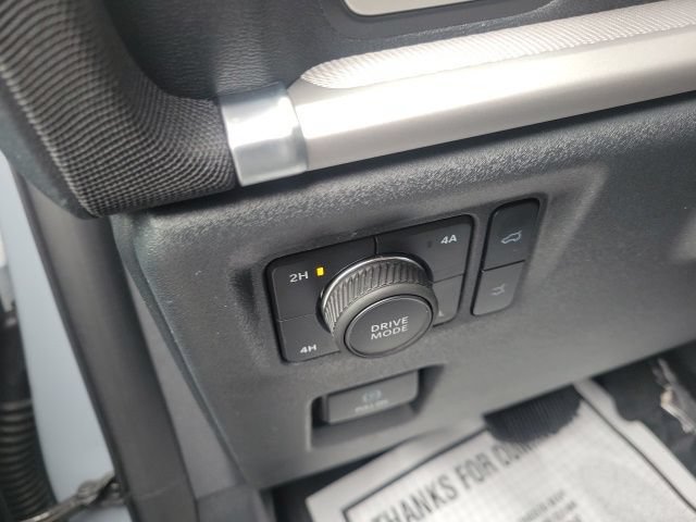 Used 2025 Ford Expedition Active AWD/4WD image 19