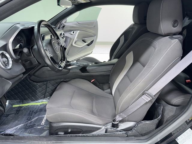 Used 2016 Chevrolet Camaro LT RWD image 11