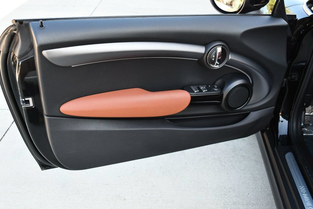 Used 2024 MINI Cooper S w/ Signature Upholstery Package FWD image 10