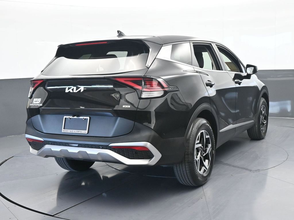 Used 2024 Kia Sportage LX image 5