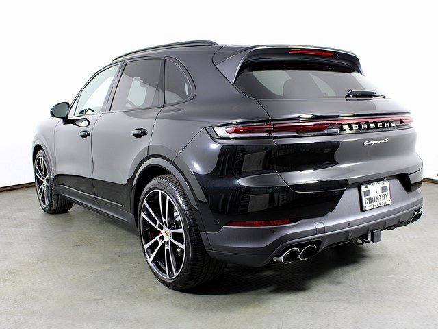 New 2025 Porsche Cayenne S image 3