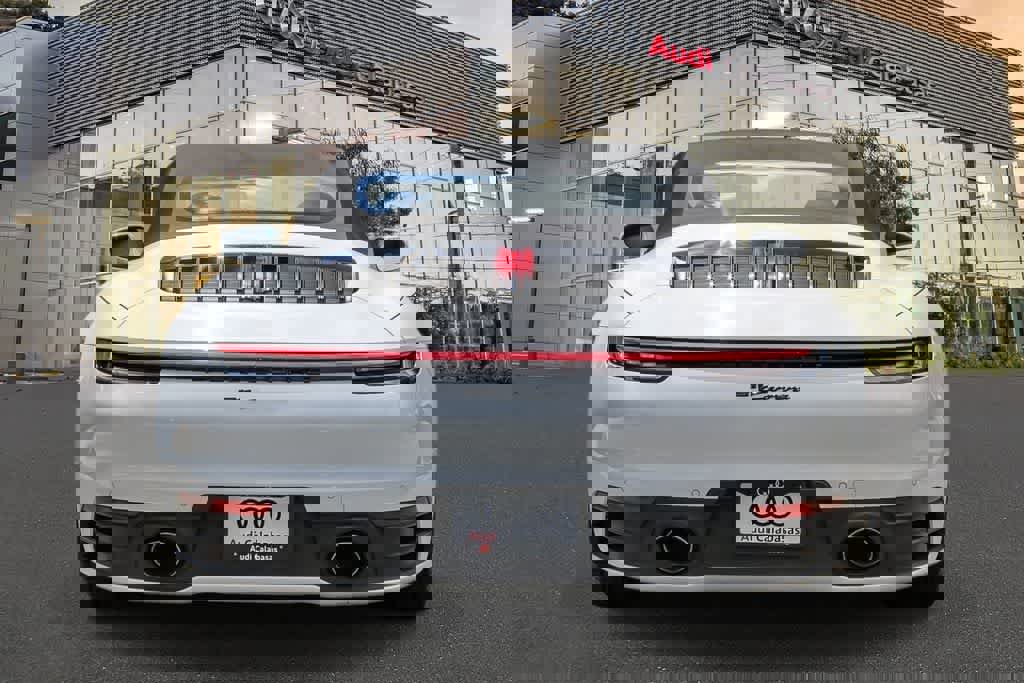 Used 2020 Porsche 911 Carrera image 3