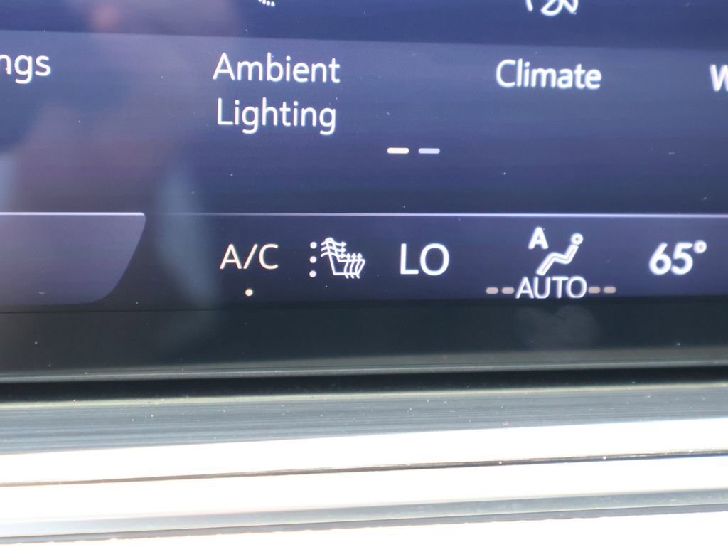 Used 2025 Buick Envision Preferred AWD/4WD image 34