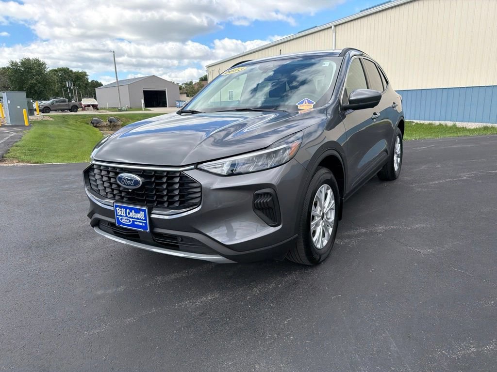 Used 2023 Ford Escape Active w/ Tech Pack #2 AWD/4WD image 8