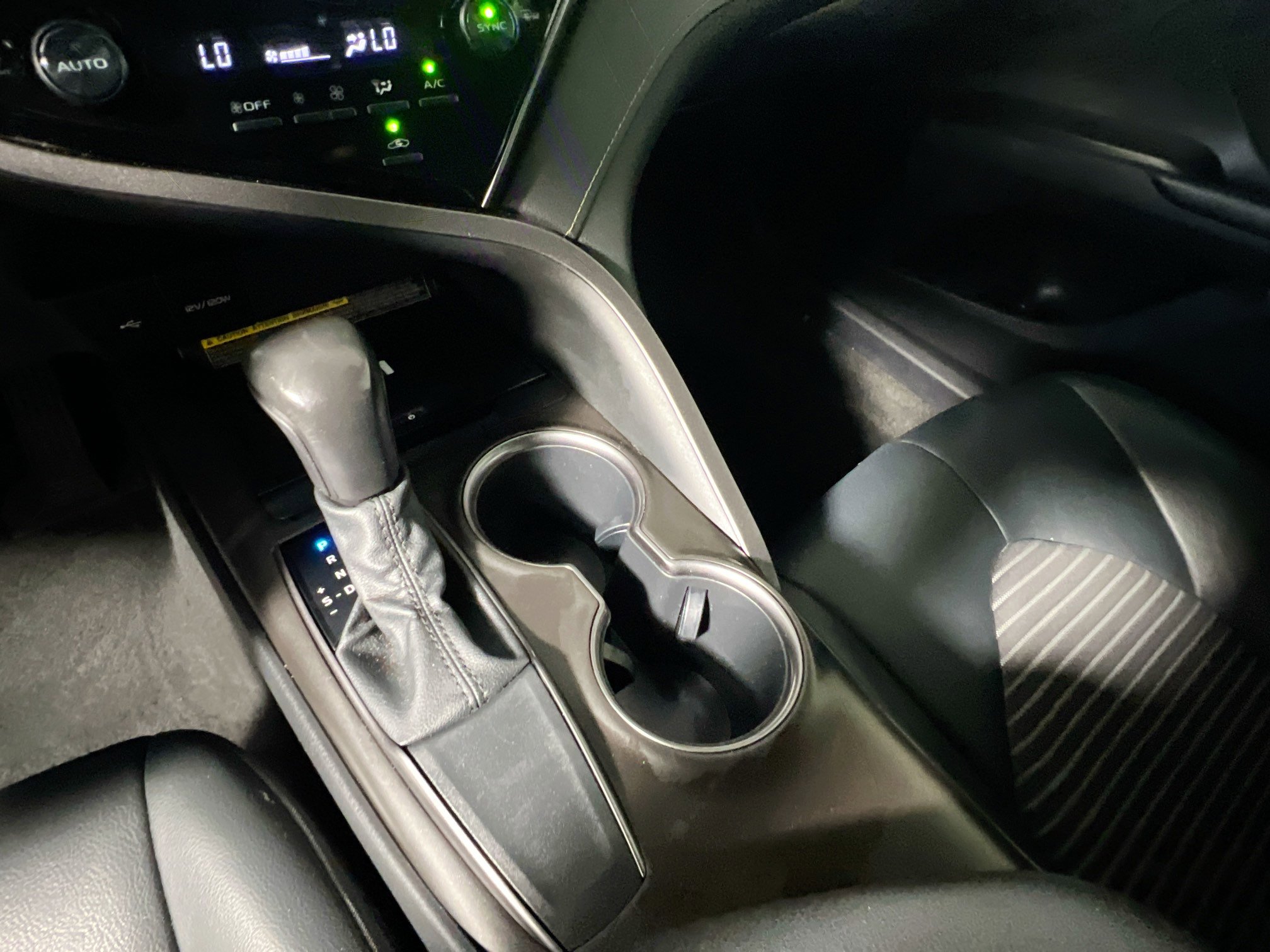 Used 2021 Toyota Camry SE w/ Audio Upgrade Package image 26