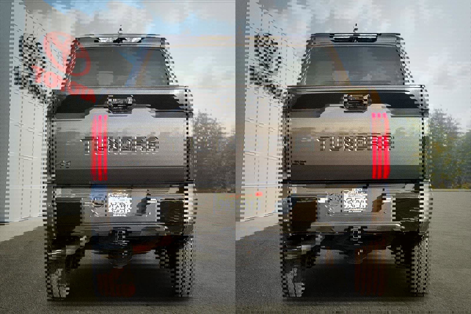 Used 2024 Toyota Tundra Limited image 4