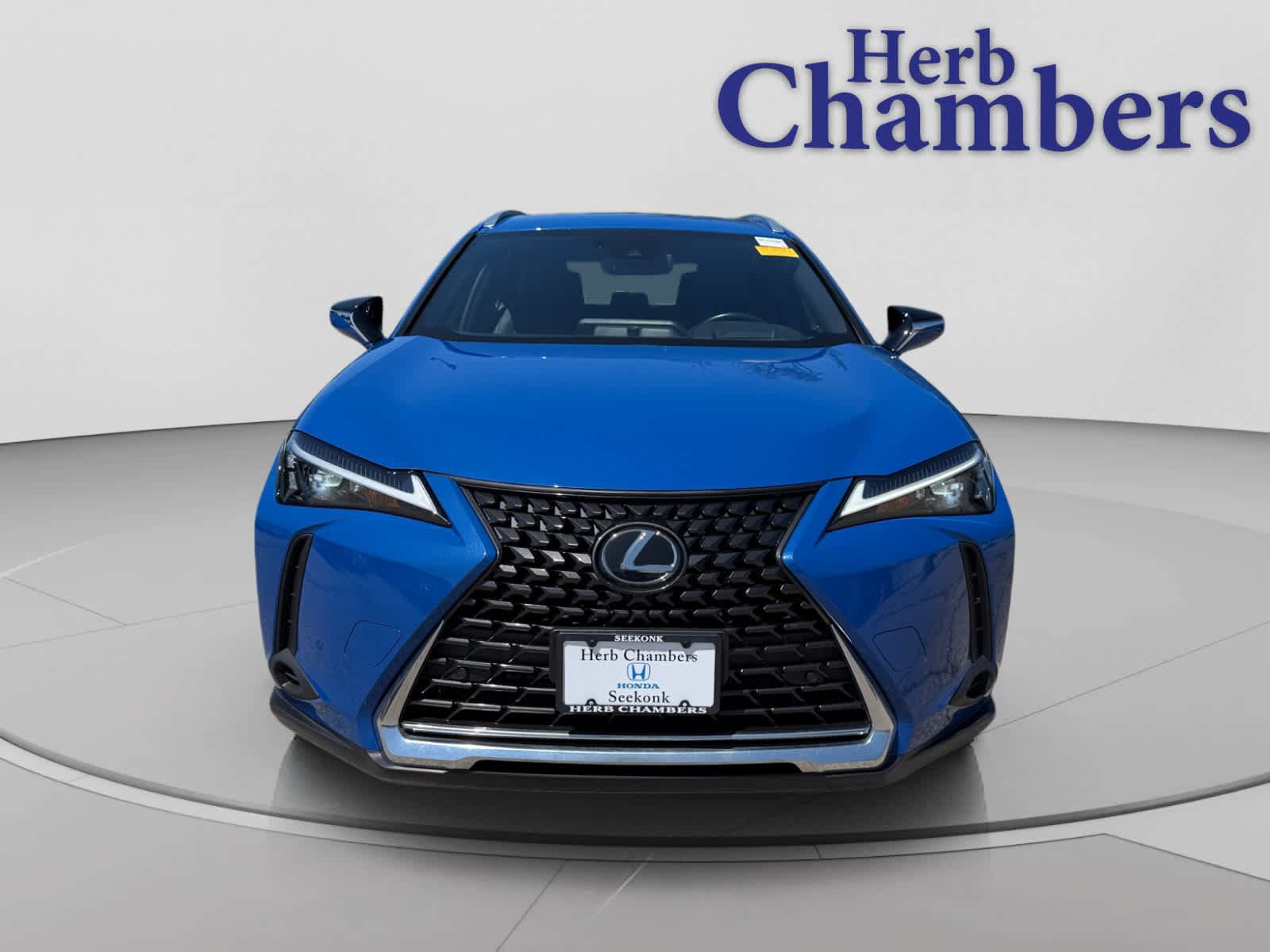 Used 2024 Lexus UX 250h AWD w/ Premium Package image 2