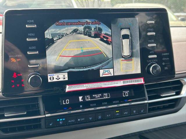 Certified 2024 Toyota Sienna Platinum image 38