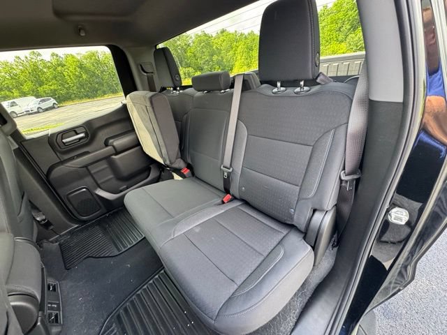 Used 2025 Chevrolet Silverado 1500 Custom Trail Boss w/ Dark Appearance Package AWD/4WD image 12