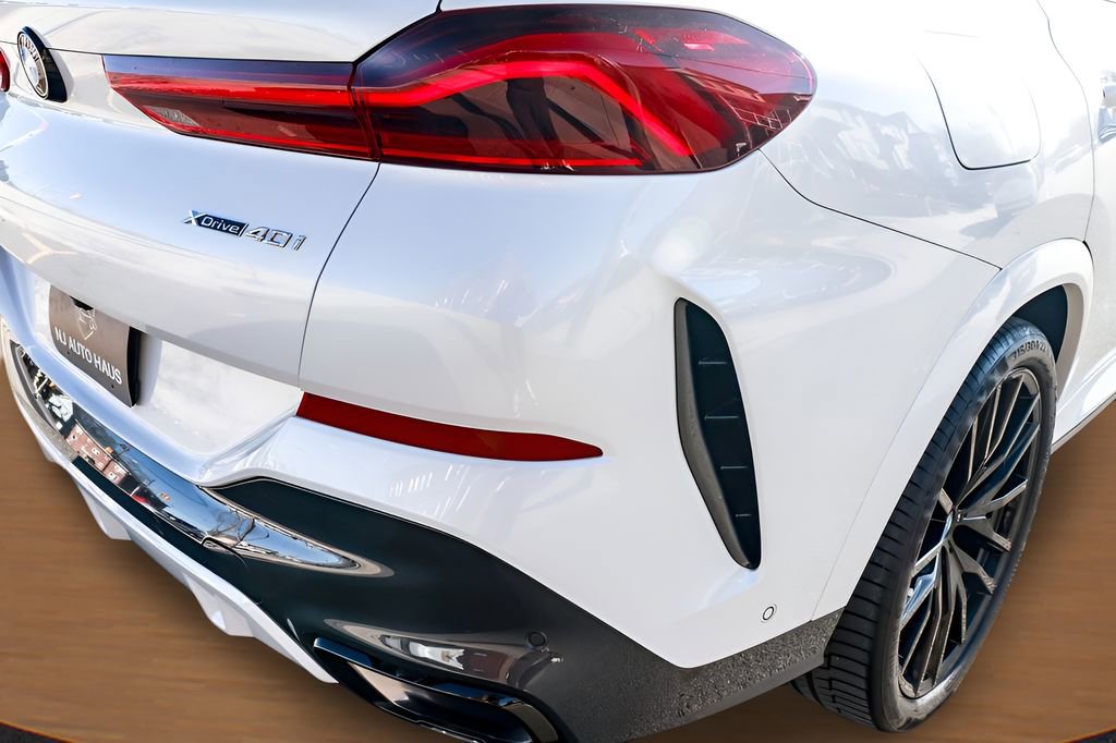 Used 2023 BMW X6 xDrive40i w/ M Sport Package image 11