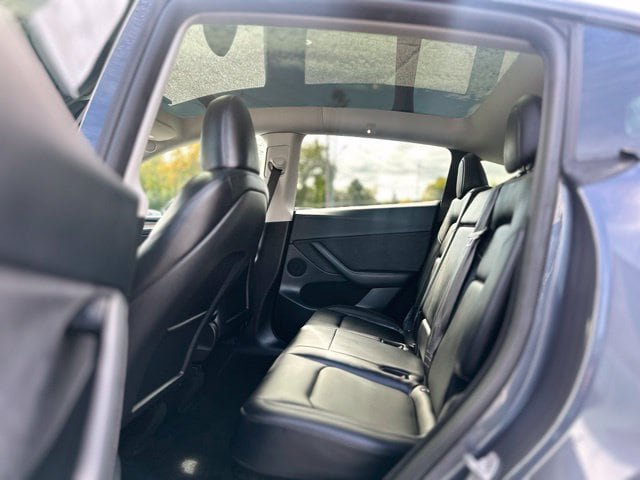 Used 2023 Tesla Model Y Long Range AWD/4WD image 18
