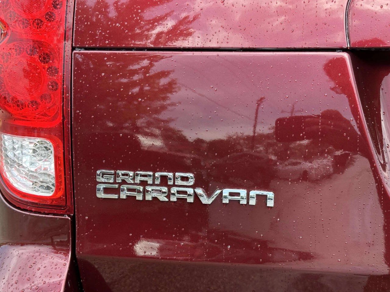 Used 2018 Dodge Grand Caravan SE w/ UConnect Hands-Free Group FWD image 35