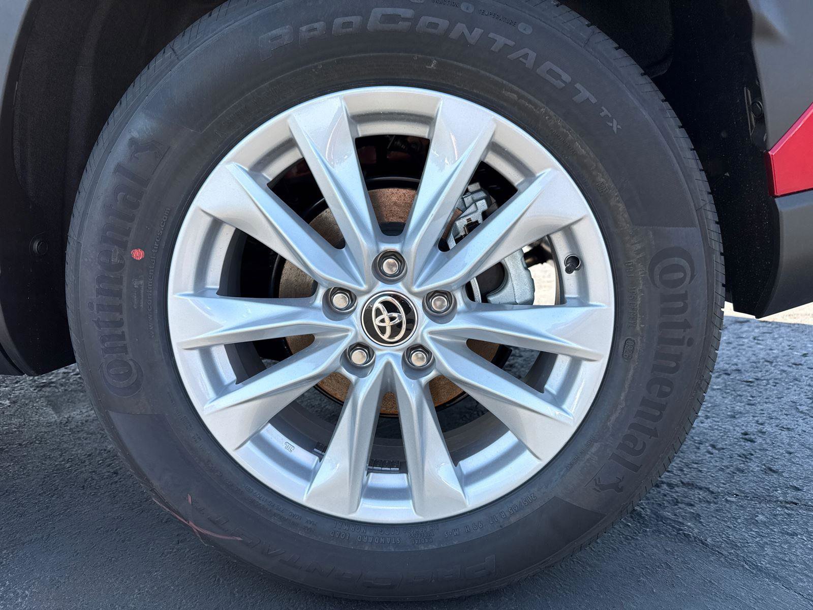 Used 2026 Toyota Corolla Cross LE w/ Moonroof Package AWD/4WD image 31