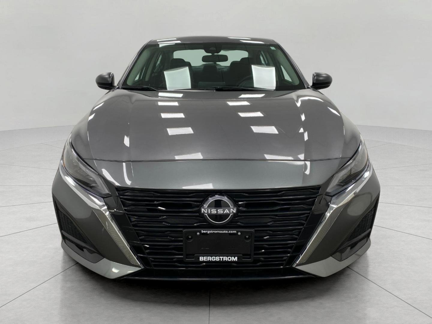 Used 2025 Nissan Altima 2.5 S image 9