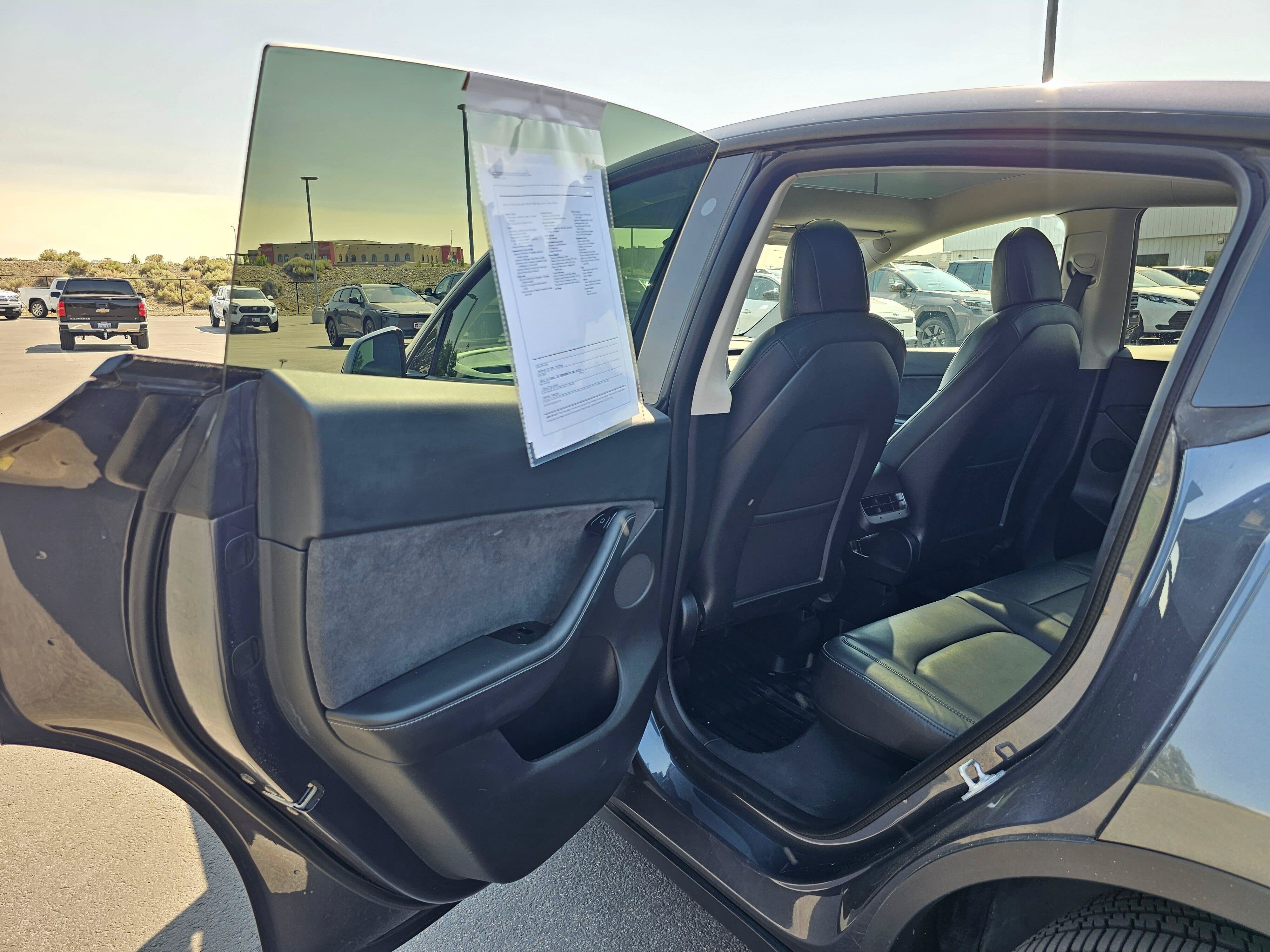 Used 2021 Tesla Model Y Long Range AWD/4WD image 16