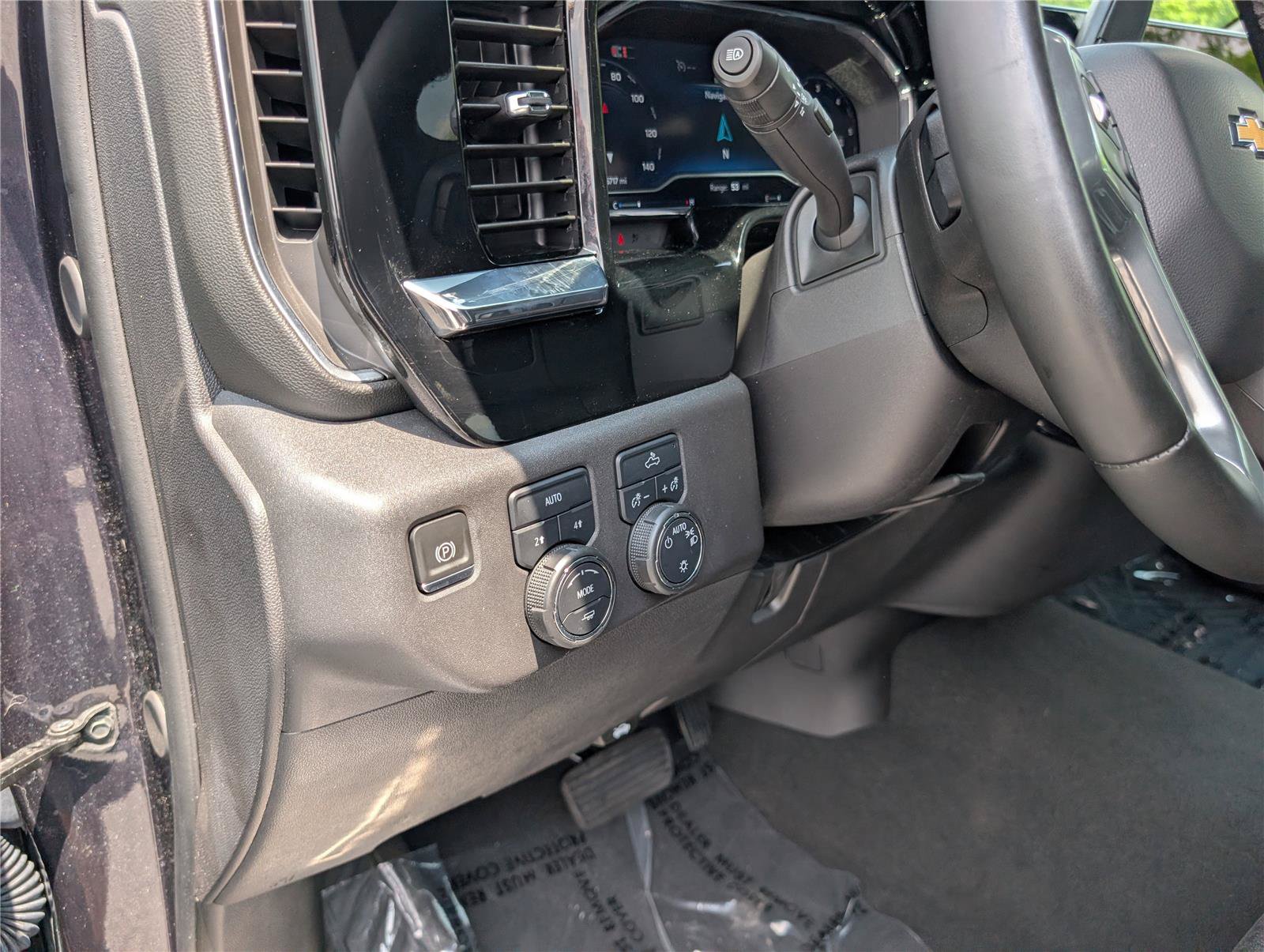 Used 2024 Chevrolet Silverado 1500 LT AWD/4WD image 21
