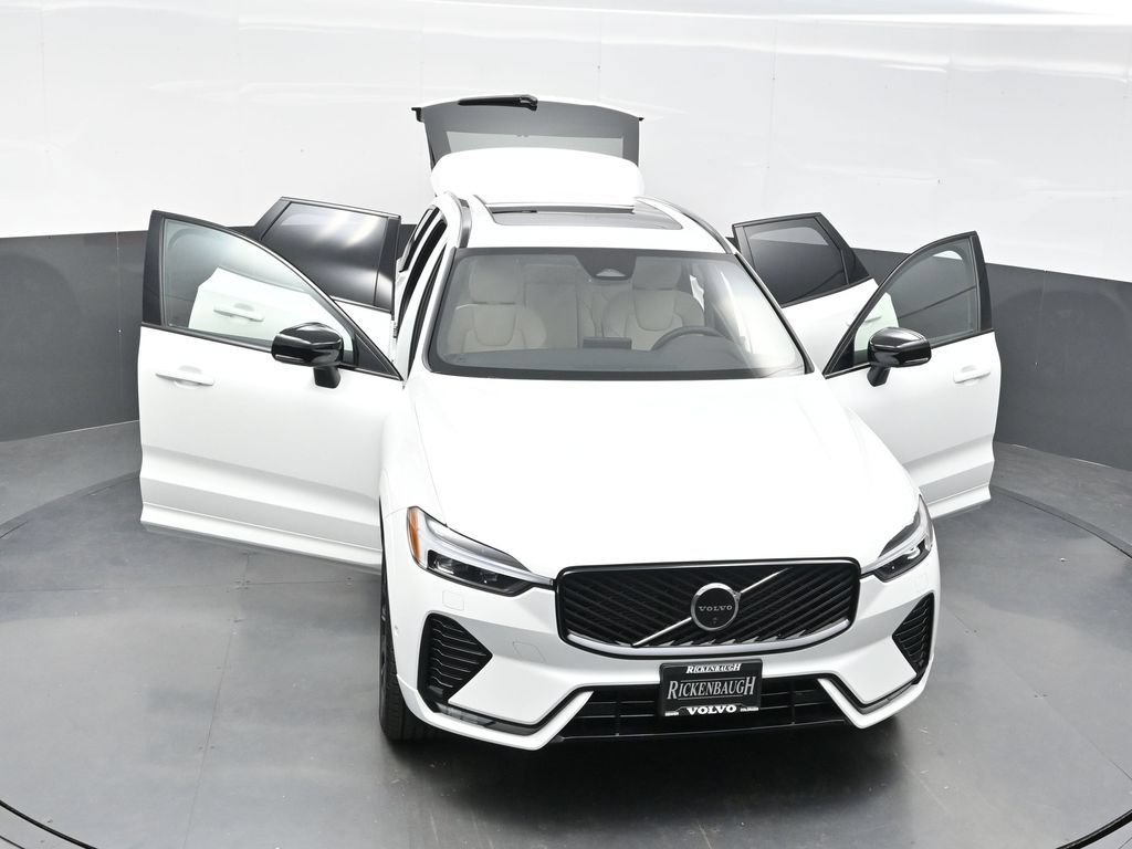 New 2026 Volvo XC60 B5 Plus w/ Climate Package PRO AWD/4WD image 38