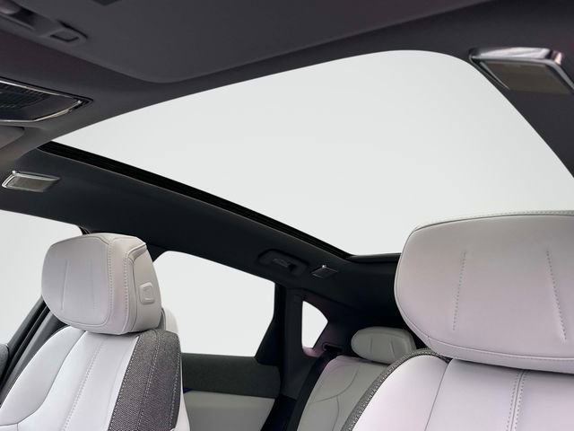 New 2026 Cadillac Optiq Luxury 1 image 9