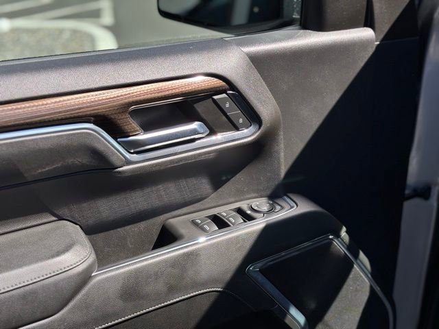 Used 2024 Chevrolet Silverado 1500 LT AWD/4WD image 24