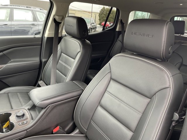 Used 2023 GMC Acadia Denali image 10
