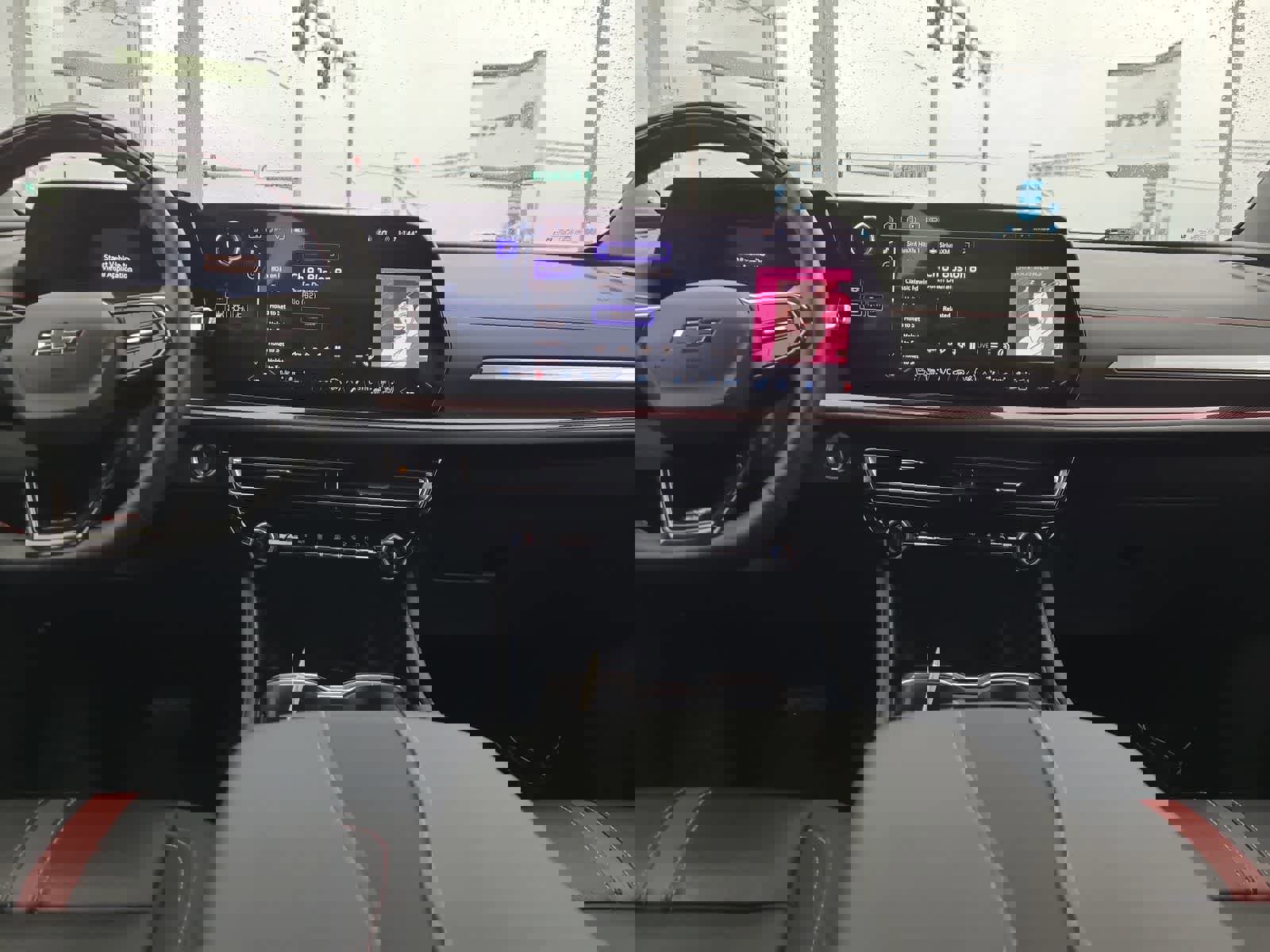 Used 2025 Chevrolet Traverse RS w/ LPO, Floor Liner Package image 18