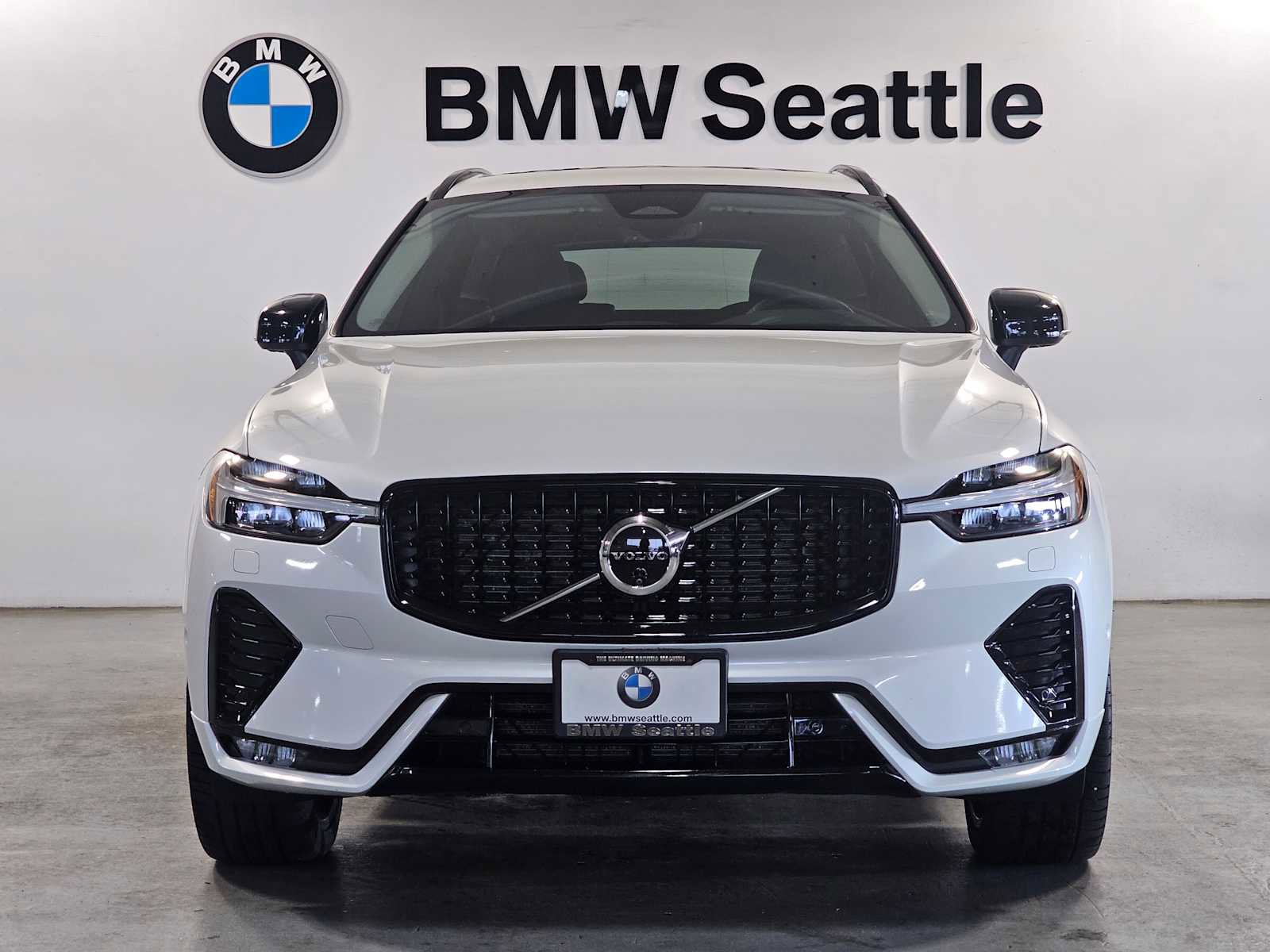 Used 2024 Volvo XC60 B5 Ultimate w/ Protection Package Premier image 6