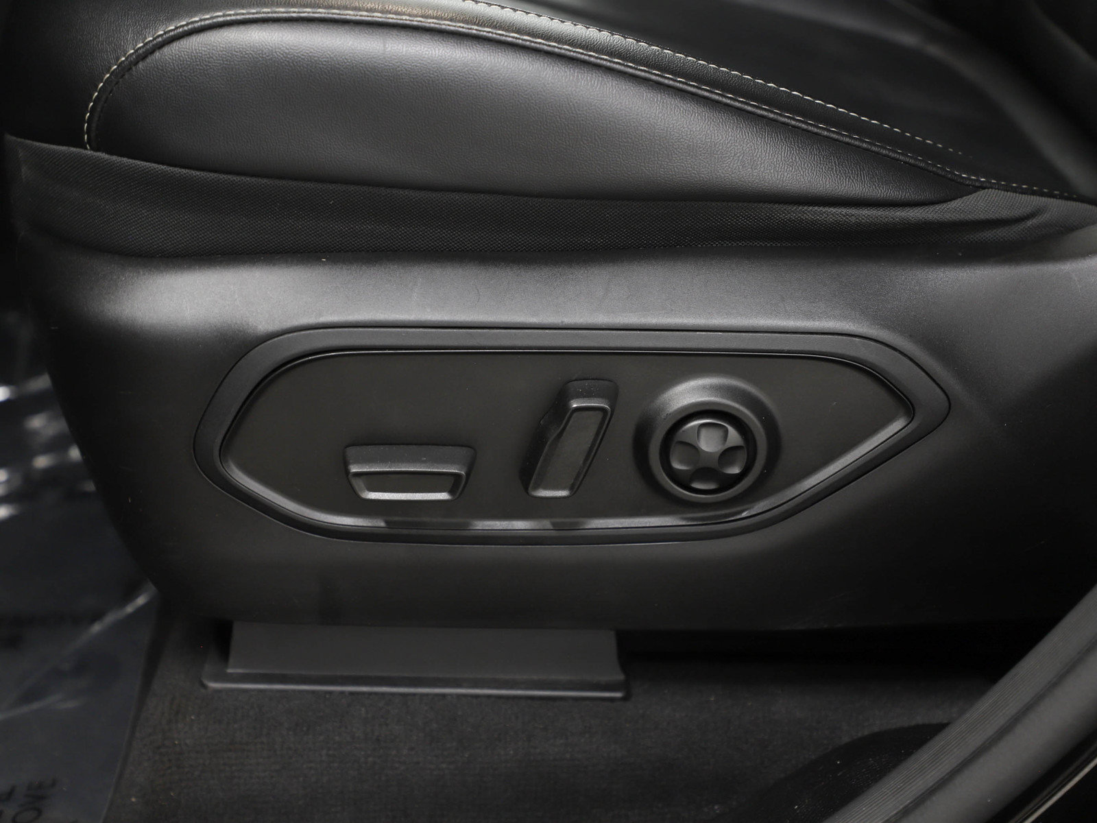 Used 2021 Jeep Grand Cherokee L Limited AWD/4WD image 18