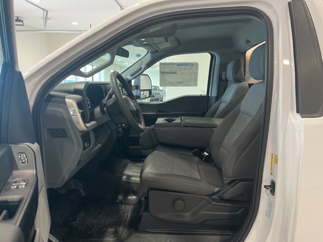 New 2025 Ford F250 XLT w/ F-250 >10K GVWR Package image 11
