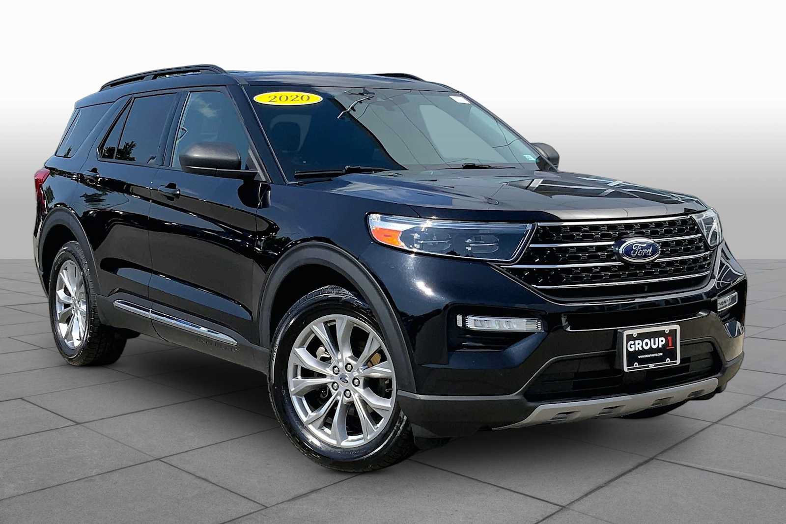 Used 2020 Ford Explorer XLT w/ Equipment Group 202A AWD/4WD image 3