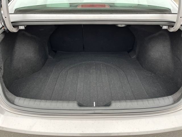 Certified 2022 Hyundai Elantra Limited image 12