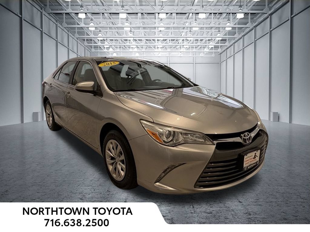 Used 2015 Toyota Camry LE FWD image 2