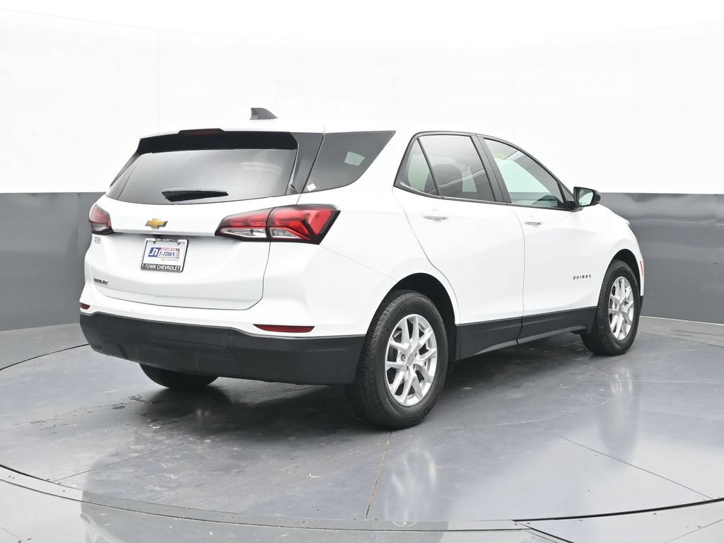 Used 2024 Chevrolet Equinox LS w/ LS Convenience Package FWD image 9