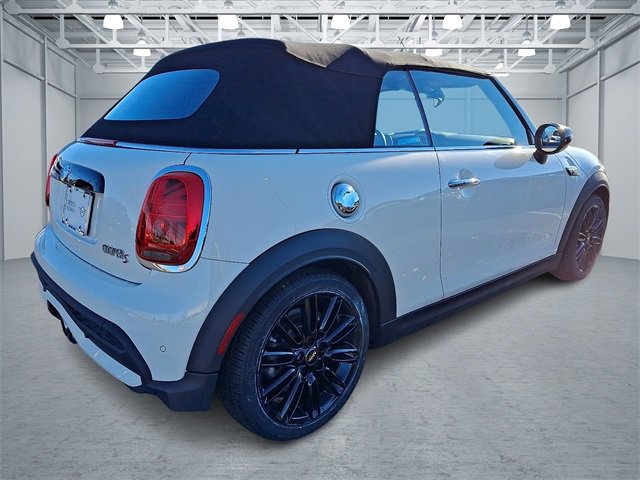 Certified 2023 MINI Cooper S w/ Signature Upholstery Package image 4