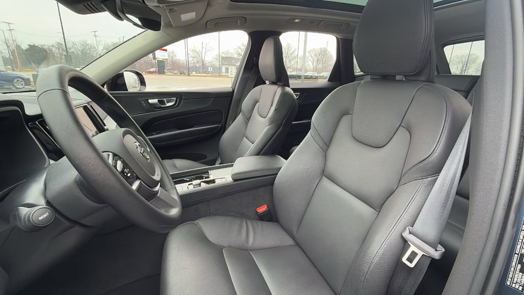 Certified 2025 Volvo XC60 B5 Plus w/ Climate Package image 21