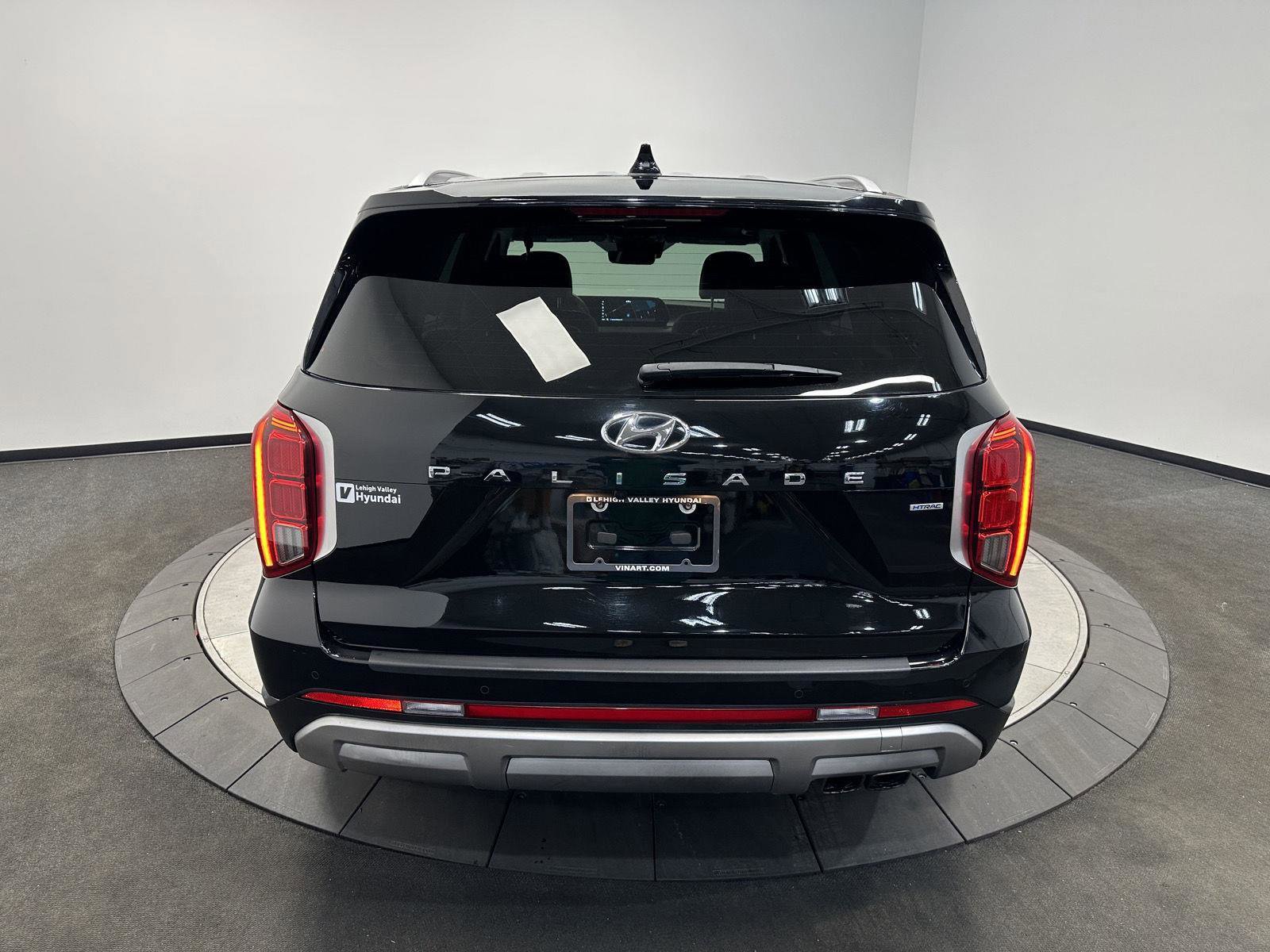 Used 2023 Hyundai Palisade Limited image 6