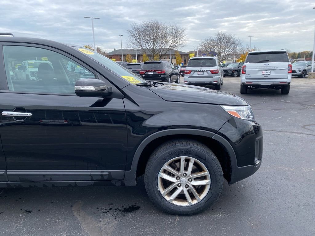 Used 2015 Kia Sorento LX image 11