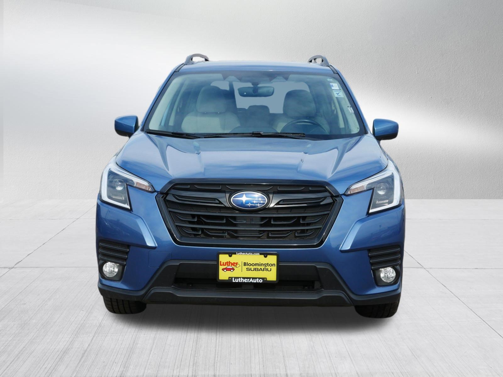 Used 2023 Subaru Forester Premium image 2