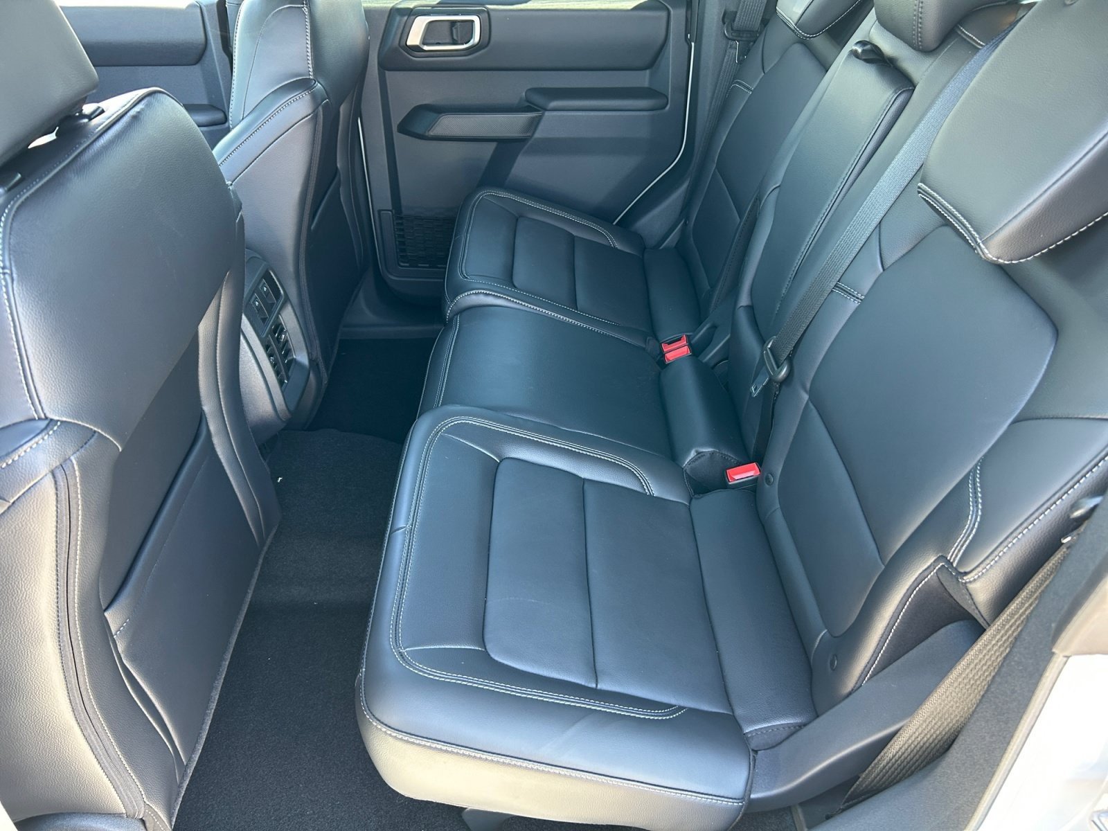 New 2026 Ford Bronco Outer Banks w/ Sasquatch Package AWD/4WD image 17