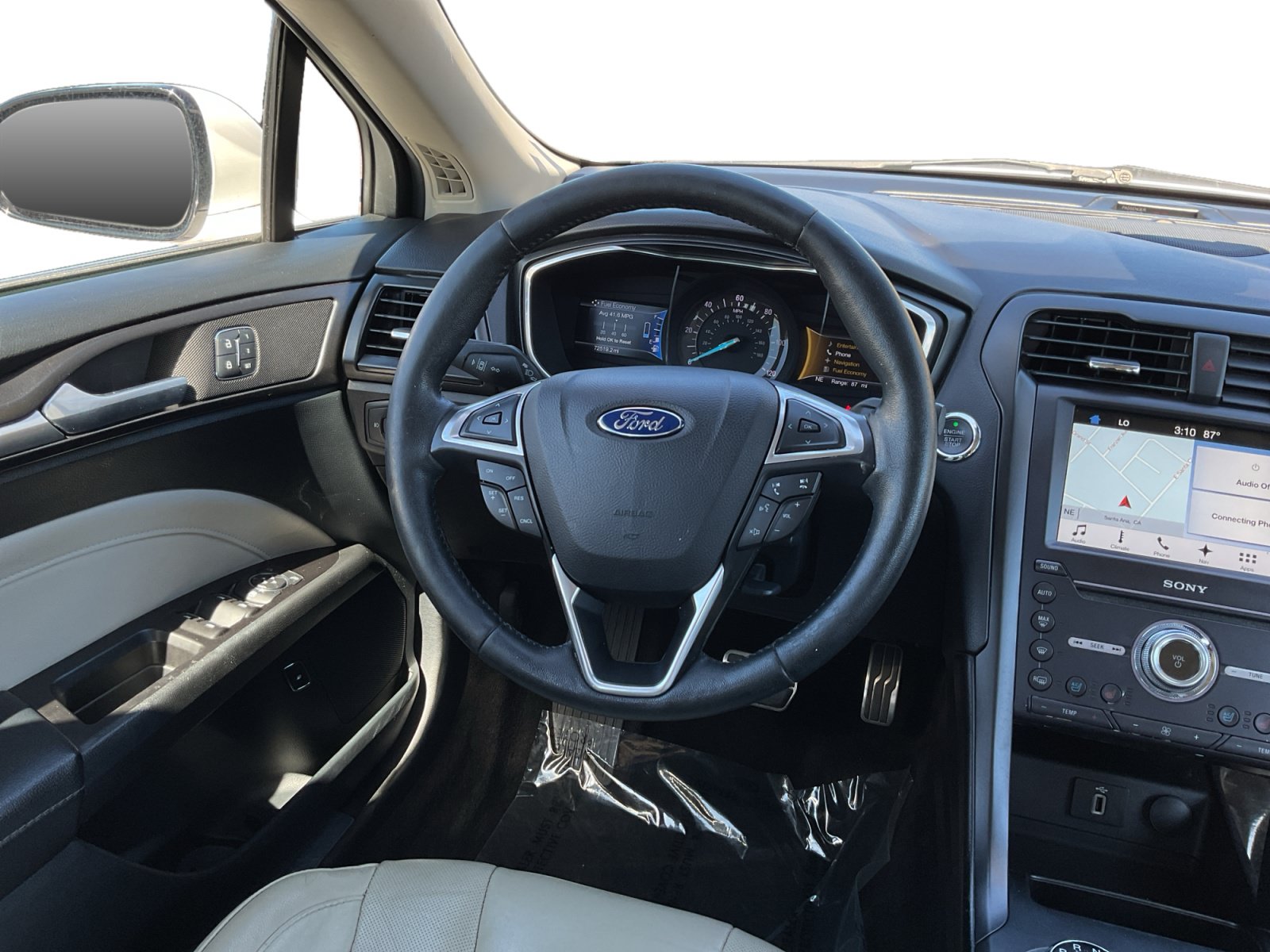 Used 2017 Ford Fusion Energi Titanium FWD image 11