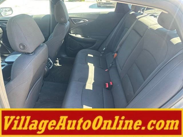 Used 2017 Chevrolet Malibu LT FWD image 30