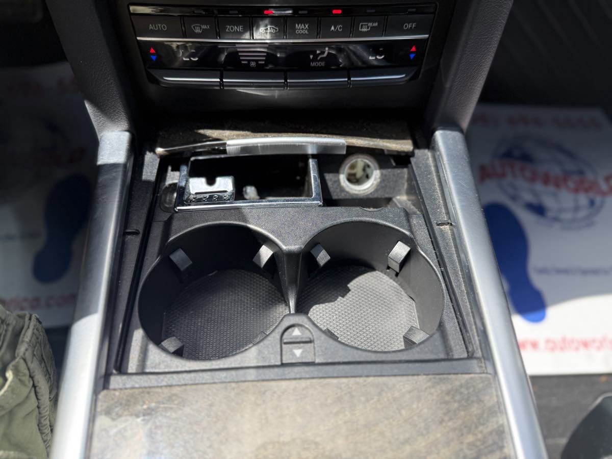 Used 2015 Mercedes-Benz E 350 4MATIC Sedan image 39