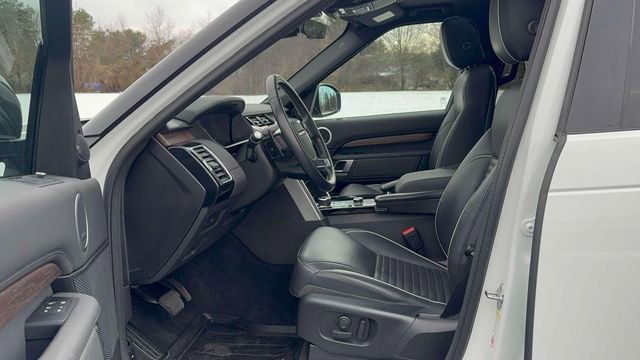 Used 2020 Land Rover Discovery HSE image 15