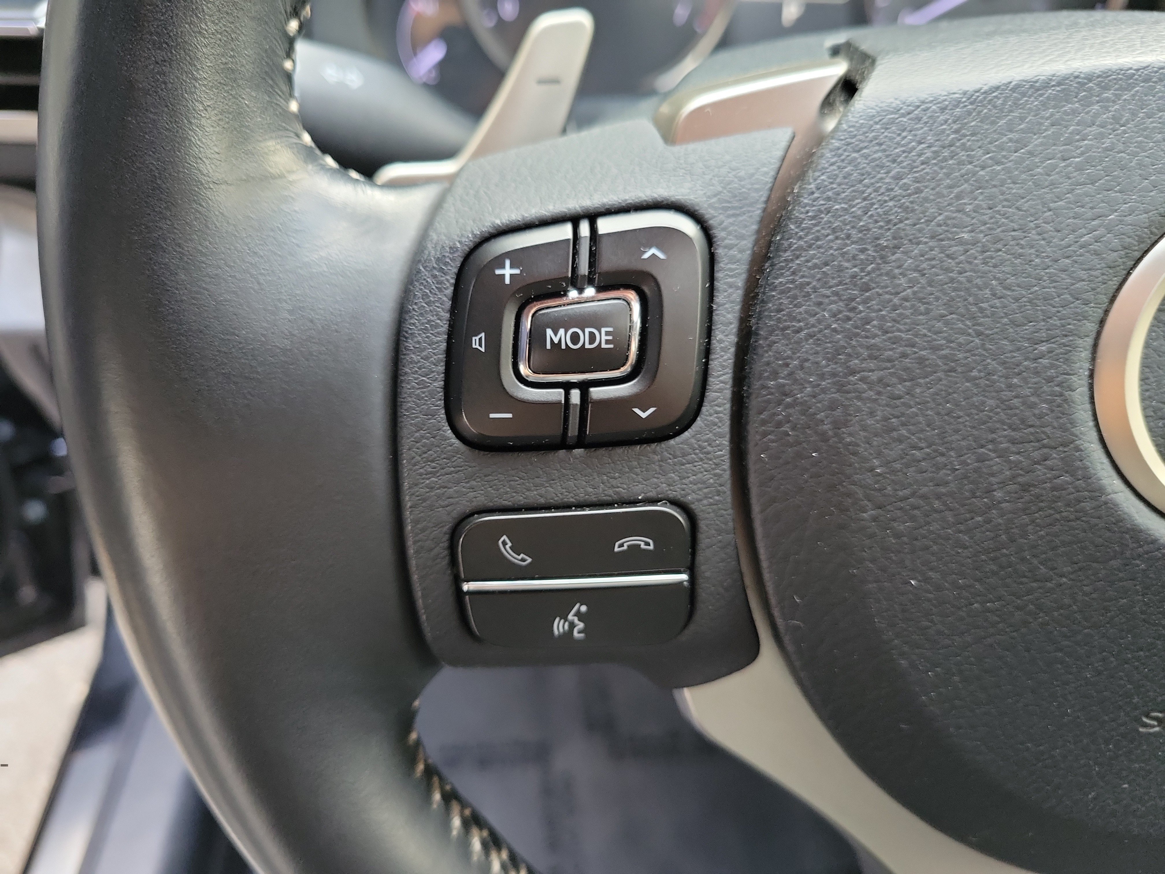 Used 2019 Lexus IS 300 w/ Premium Package RWD image 25