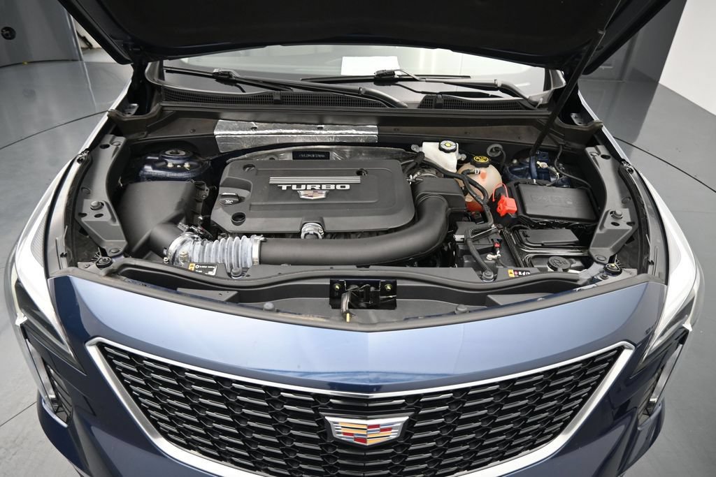 Used 2021 Cadillac XT4 Premium Luxury AWD/4WD image 14
