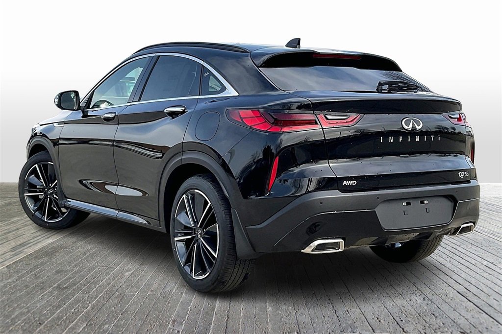 New 2025 INFINITI QX55 Essential image 3