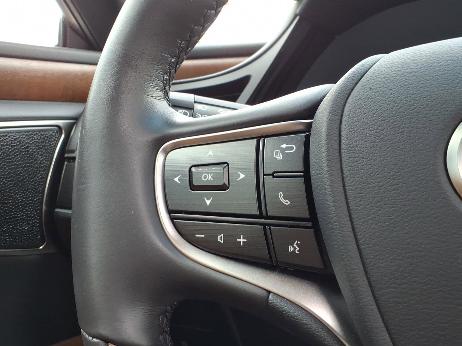 Used 2024 Lexus ES 350 Ultra Luxury w/ Accessory Package (Z1) FWD image 26