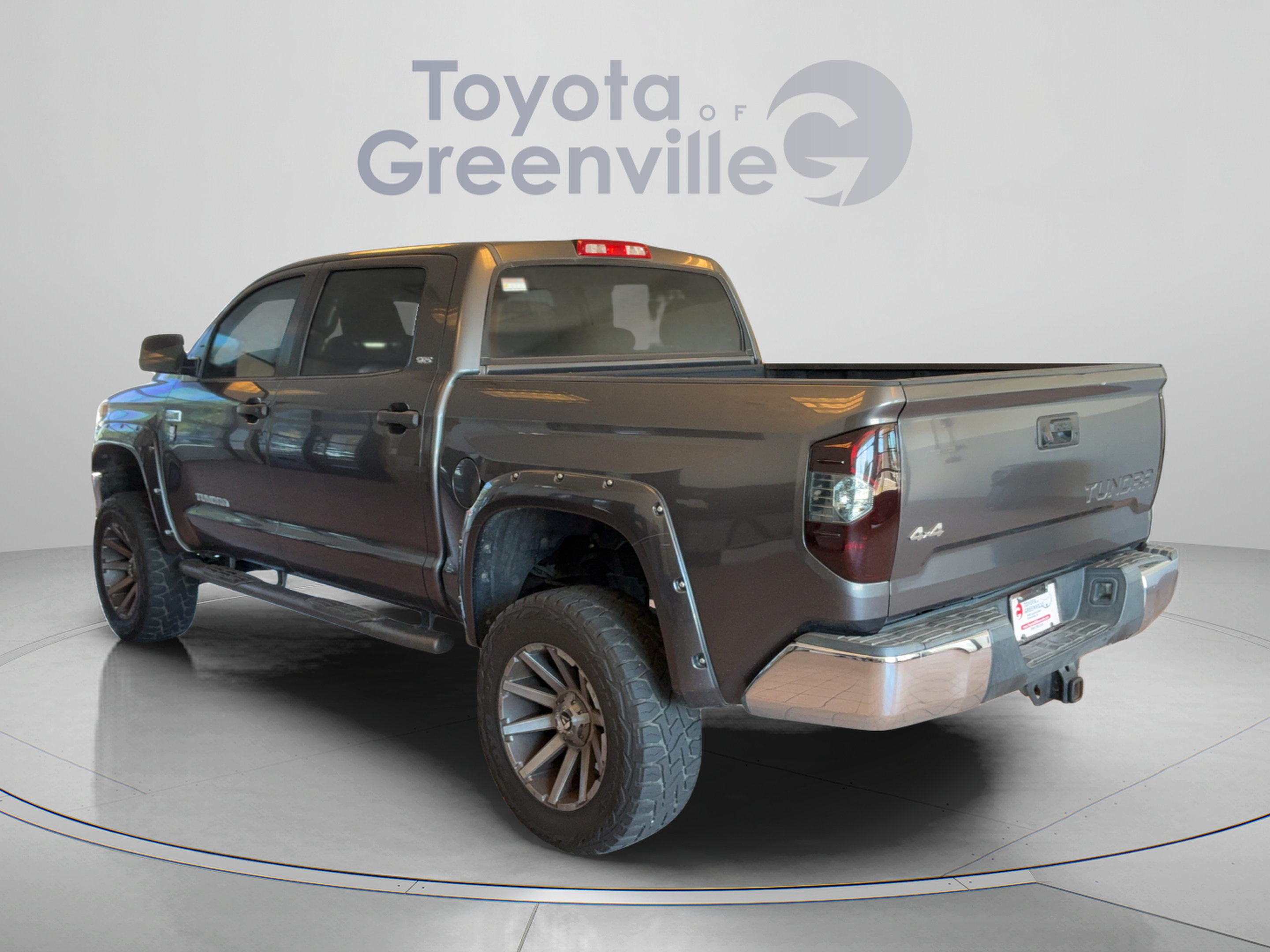 Used 2014 Toyota Tundra SR5 w/ SR5 Upgrade Package AWD/4WD image 4